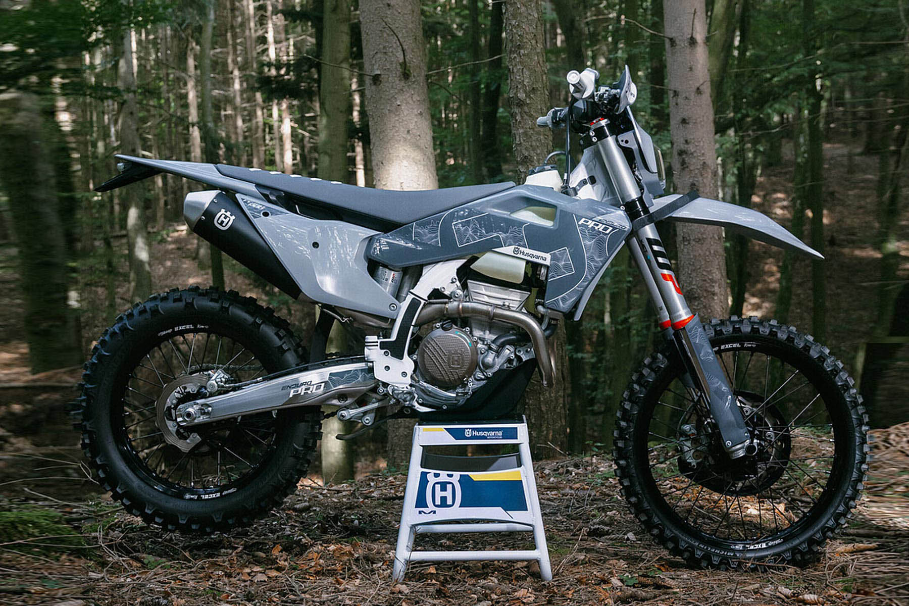 Husqvarna_TE_300_Pro_FE_350_Pro_2026_07.jpg