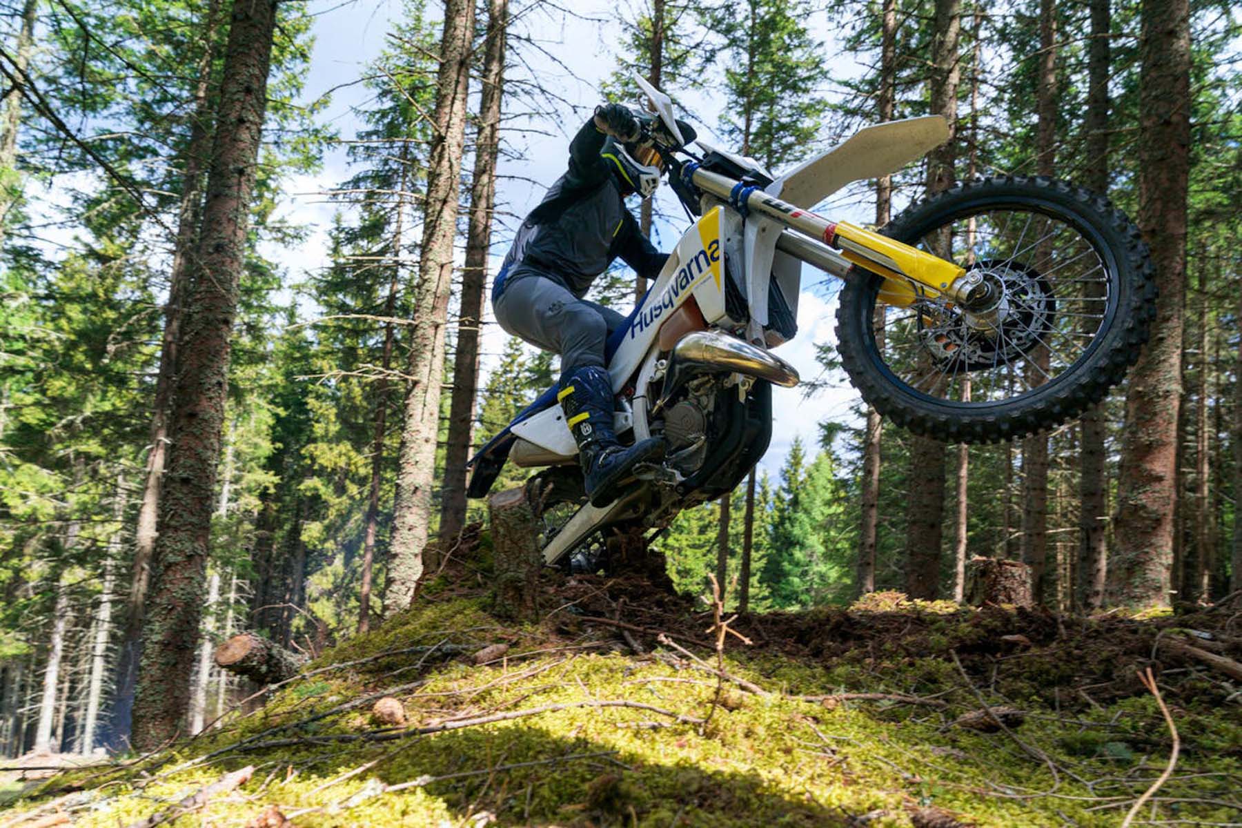 Husqvarna_Enduro_2027_02.jpg